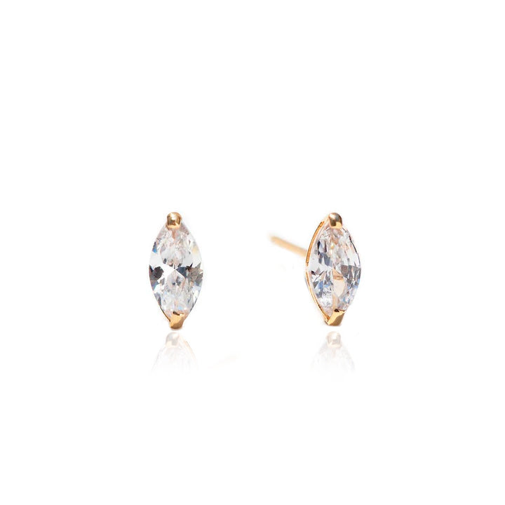 Medium Solitaire Diamond Stud (Single)